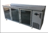 FRENTE MOSTRADOR DE 3 PUERTAS DE CRISTAL REFRIGERADO